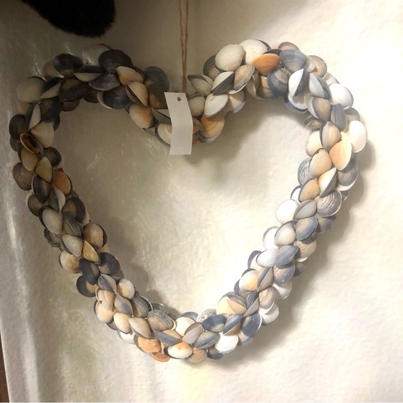 🌴🎉HOST PICK🎉 New! Purple Clam Seashell Heart Wreath - Picture 4 of 6